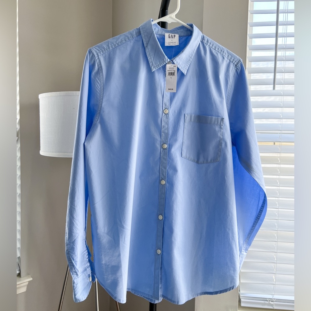 NWT GAP Women’s Light Blue Shirt L